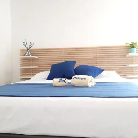 With One Bedroom In Marina Di With Wifi بيت للعطل